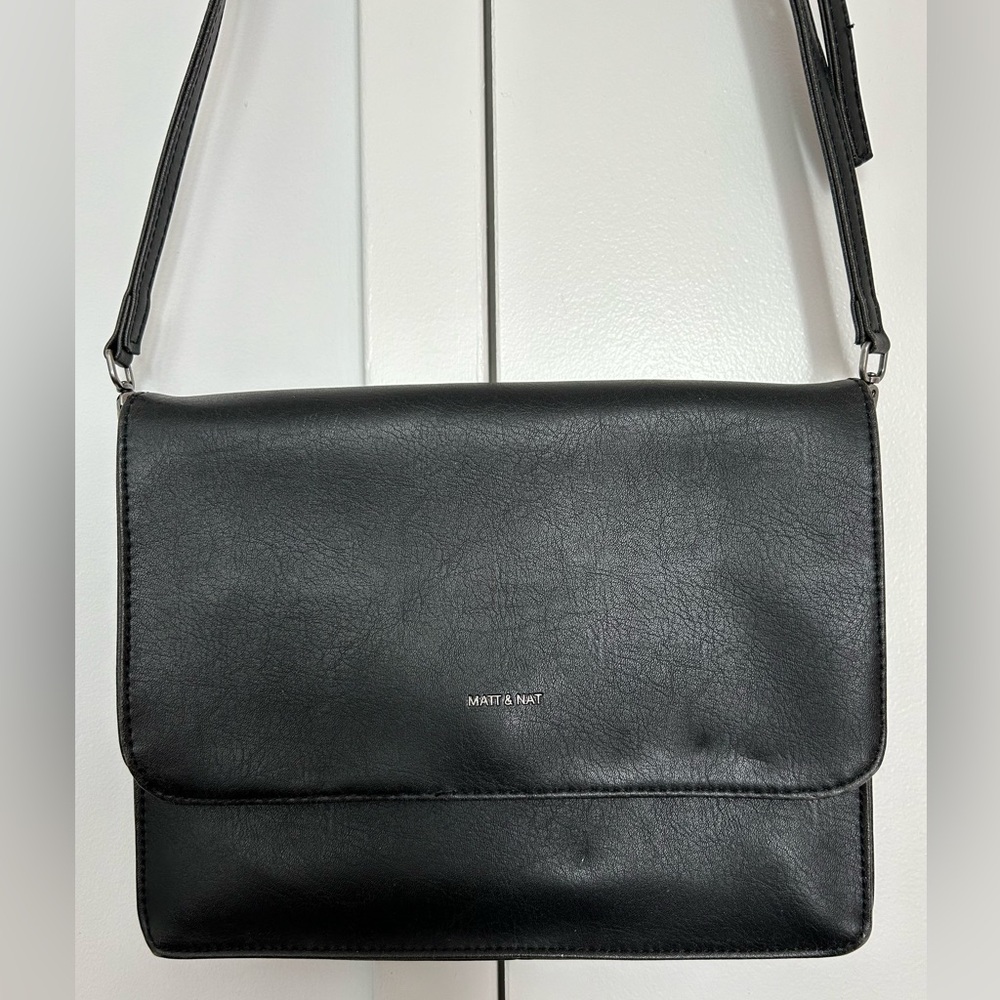 Matt and Nat black vegan leather portfolio accordion crossbody